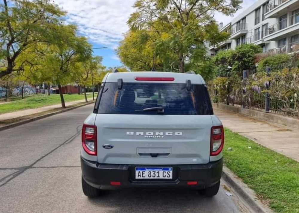 Ford Bronco — foto 9